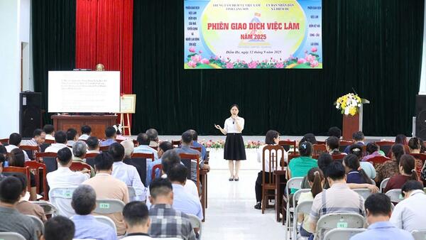 Xã Điềm He tổ chức phiên giao dịch tư vấn, giới thiệu việc làm  cho người lao động