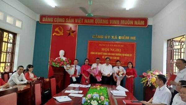 Đảng ủy xã Điềm He tổ chức hội nghị công bố các quyết định về công tác cán bộ