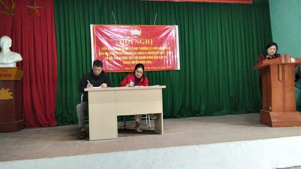 Lãnh đạo UBND xã Điềm He đối thoại với nhân dân