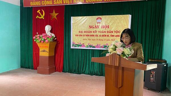 Lãnh đạo Đảng ủy, UBND xã dự ngày hội Đại đoàn kết toàn dân tộc tại các khu dân cư