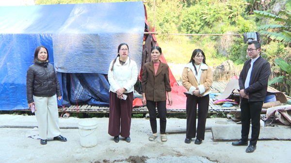 Ban chỉ đạo xóa nhà tạm, dột nát xã Điềm He kiểm tra  tình hình triển khai thực hiện Chương trình xóa nhà tạm, dột nát năm 2025 - 2026