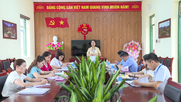 Đoàn kiểm tra kỷ luật, kỷ cương hành chính xã Điềm He kiểm tra tại  trường Mầm Non 1 Điềm He và trường Mầm Non Liên Hội