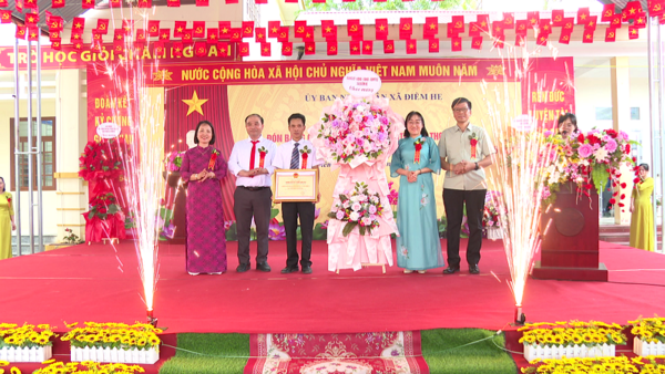 TRƯỜNG PHỔ THÔNG DÂN TỘC BÁN TRÚ TIỂU HỌC VÀ TRUNG HỌC CƠ SỞ ĐIỀM HE TỔ CHỨC TỔNG KẾT NĂM HỌC 2025 – 2026 VÀ ĐÓN BẰNG CÔNG NHẬN TRƯỜNG HỌC ĐẠT CHUẨN QUỐC GIA MỨC ĐỘ 1